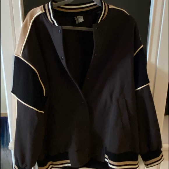 Girls button up bomber looking sweatshirt like now - Picture 1 of 3